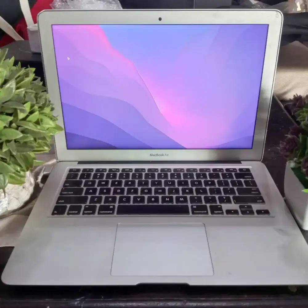 Laptop Macbook air 13-inc
Early 2015
Core i7