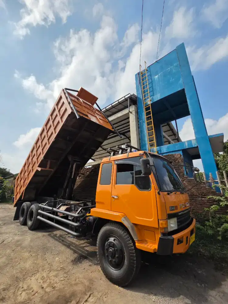 Mitsubishi Fuso FN 527 ML Long Dump 6x4 Diesel tahun 2016