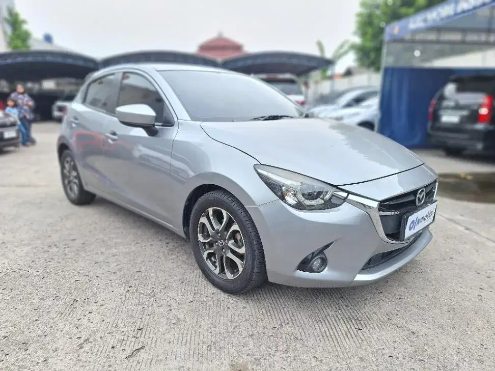 KM Rendah - Mazda 2 1.5 R Bensin-AT 2017