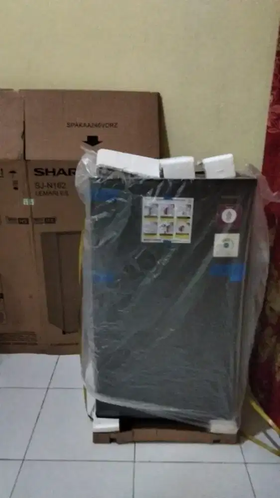 Di jual kulkas SHARP