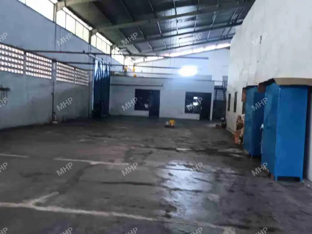 Gudang Hadap Timur Disewakan