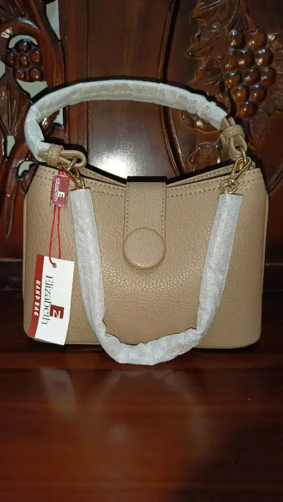 Tas Selempang Elizabeth