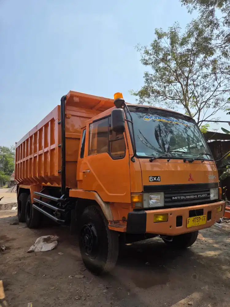 Fuso Dump Truck Tronton Fn 527 MS Tahun 2018 Pajak Hidup