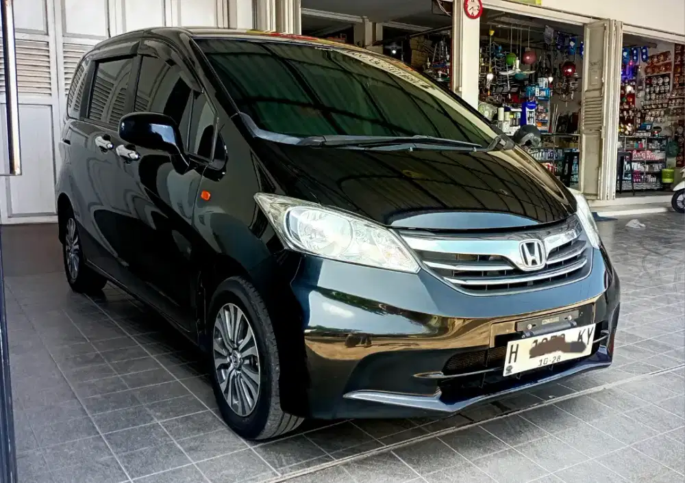 Freed SD 2012 plat H Kondisi bagus