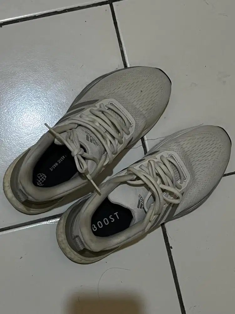 Sepatu Adidas Boost Putih size 41 ORI