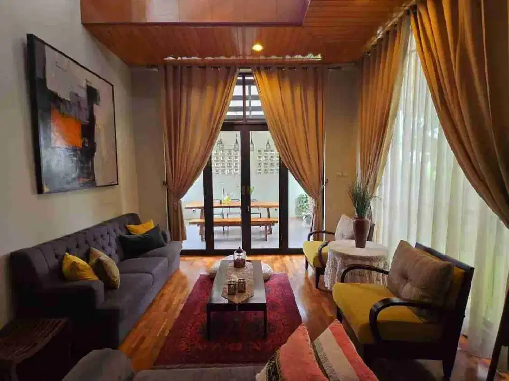 RUMAH CANTIK SIAP HUNI SETIABUDI REGENCY BANDUNG UTARA DEKAT UPI