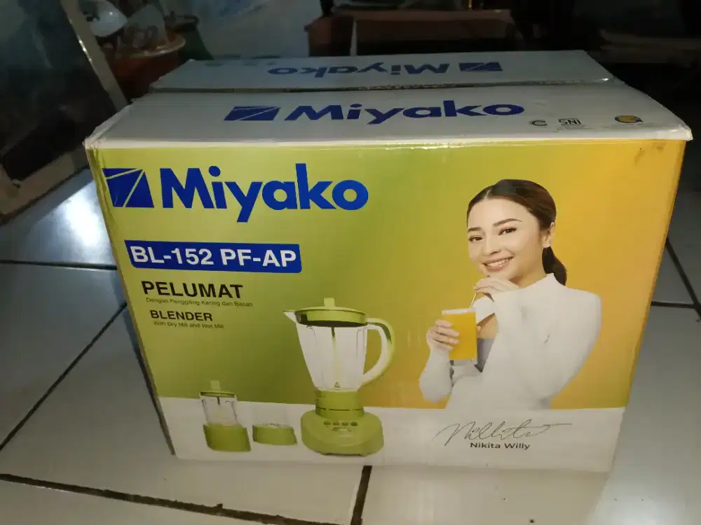 Dijual blender Miyako masih baru ya .. nego tipis