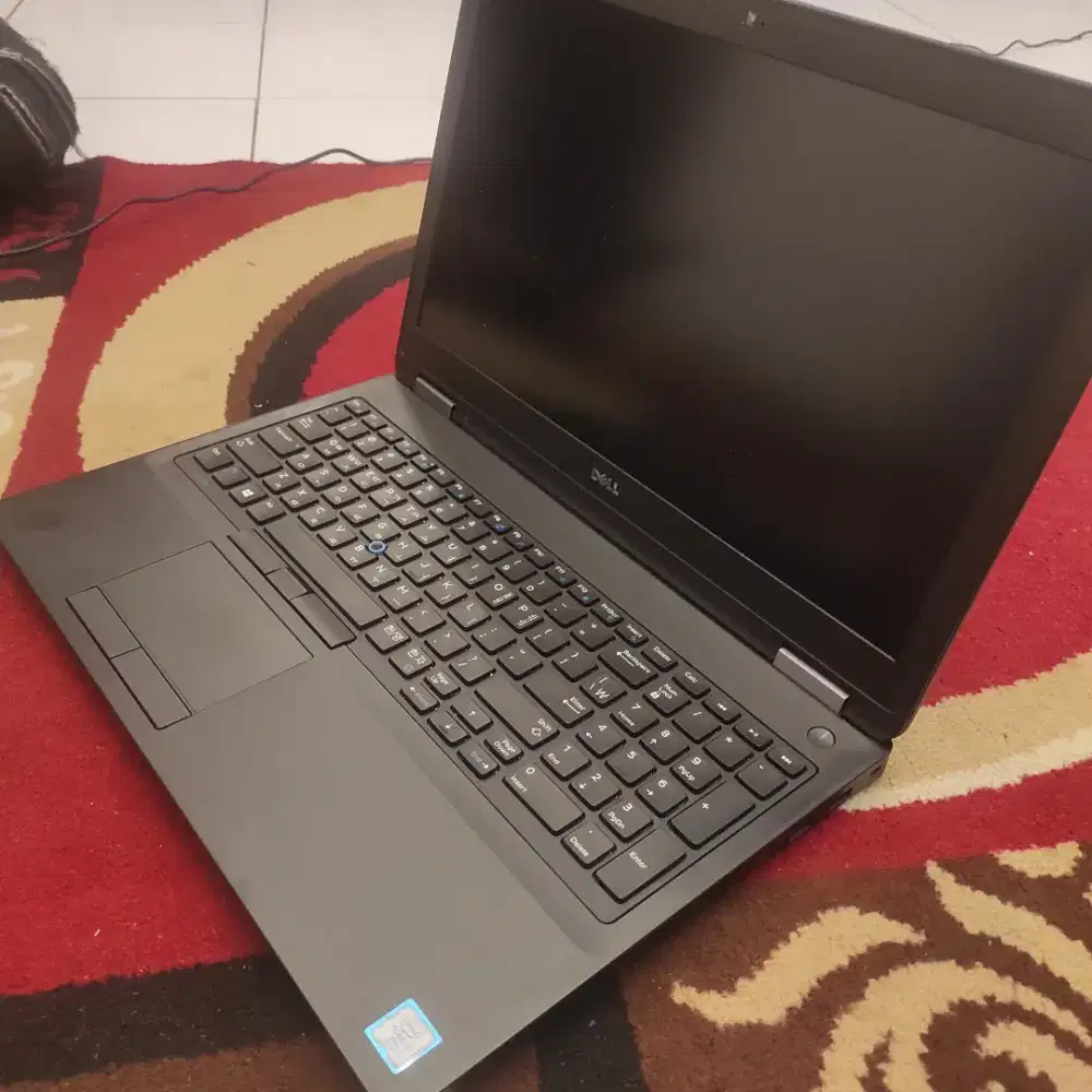 Dell latitude e5570 Intel core i7 ram16/128 bisa up SSD ram