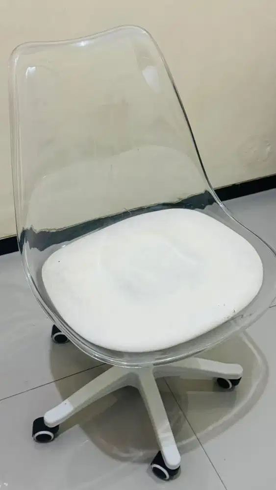 Kursi Homedoki Transparan Ergonomis Minimalis