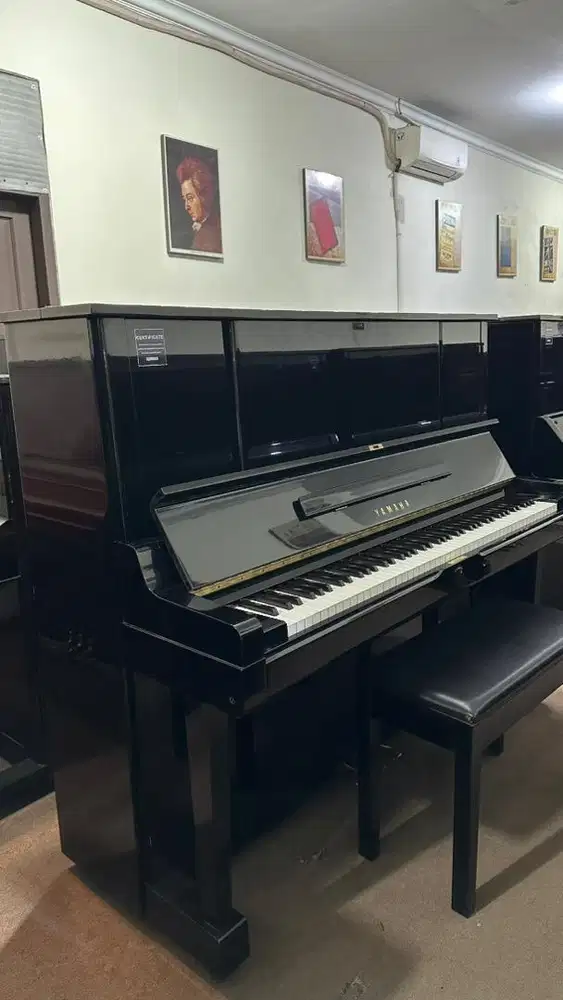 YAMAHA YUX NIPPON GAKKI