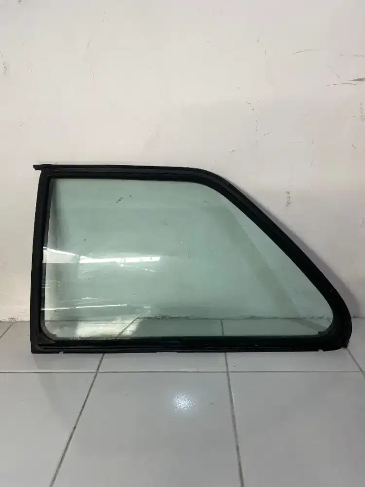 Kaca mati bmw E30 coupe