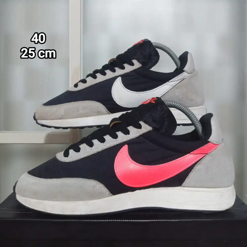 Nike Daybreak World Wide