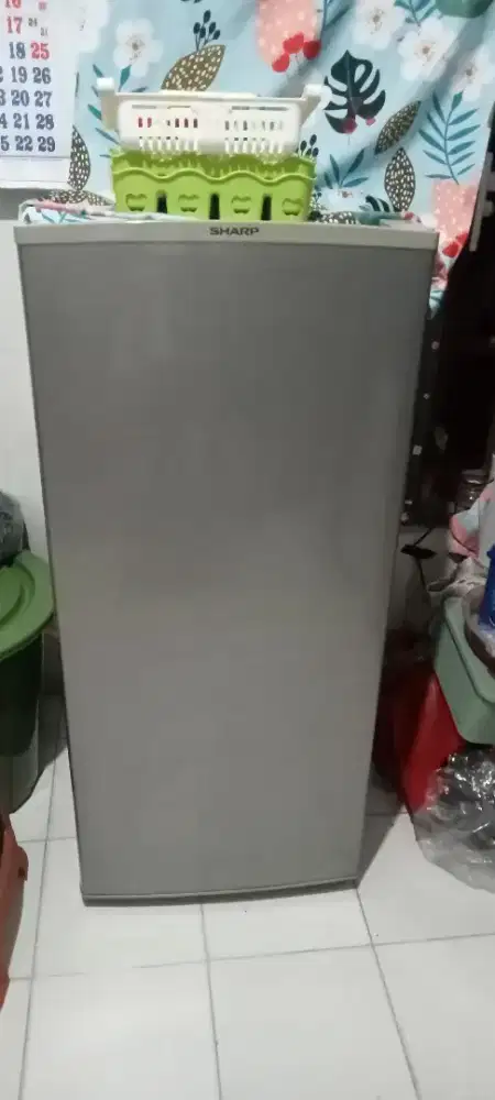 Jual frezer sharp bagus dingin hrg 1,3jt