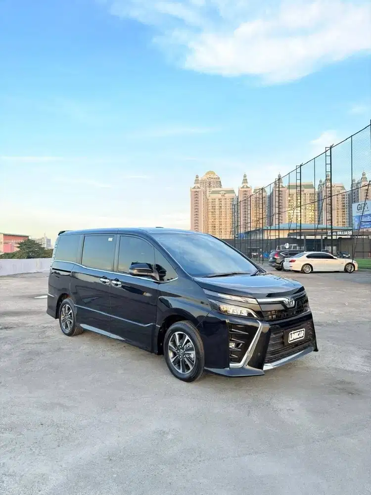 TOYOTA VOXY 2.0 NIK 2019/2020 MURAH