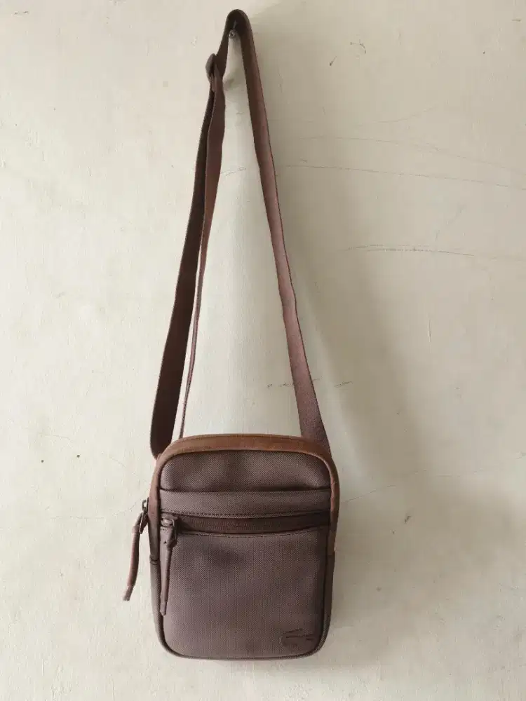 Tas selempang kecil LACOSTE