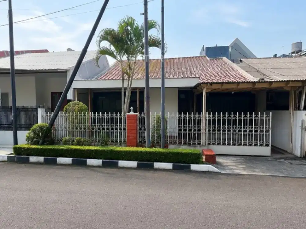 Dijual Cepat Rumah Hitung Tanah Di Komplek Kayu Putih Utara