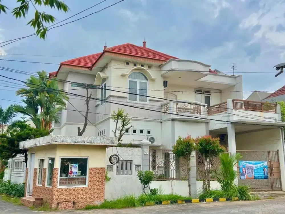 Rumah classic hoek siap huni di Sutorejo Selatan