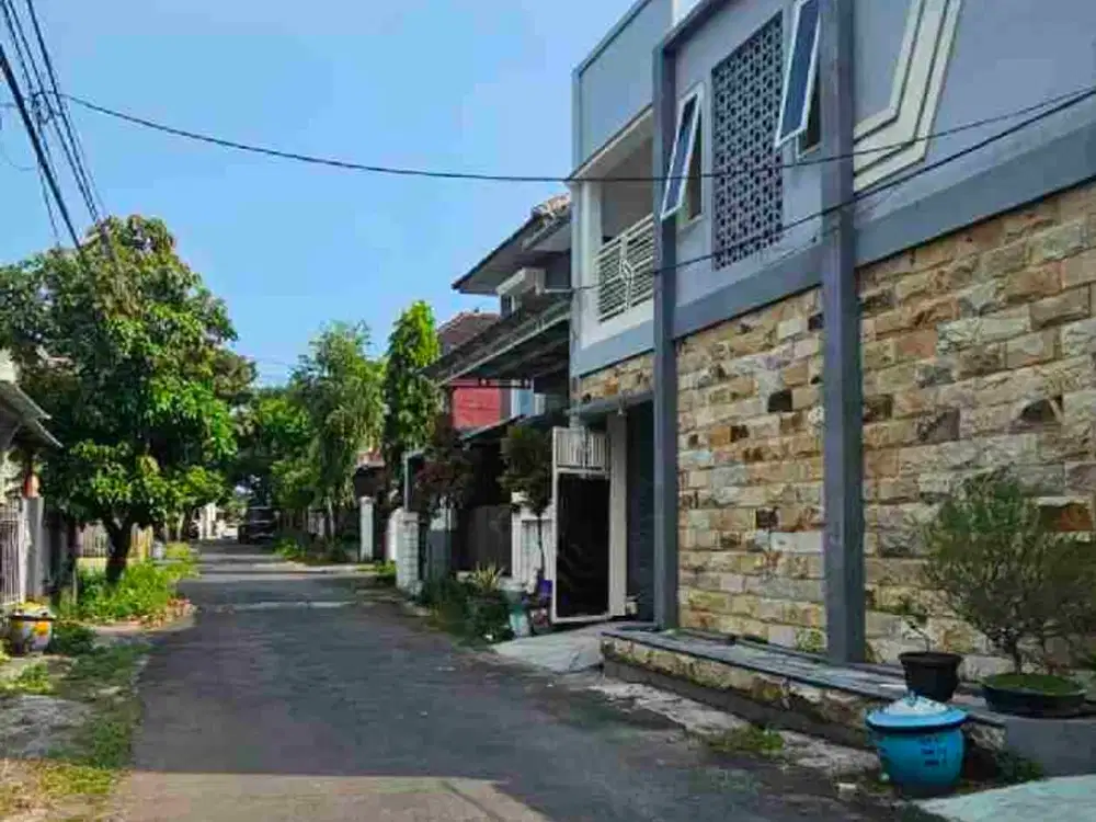 kos bagus bangunan baru di daerah depan kampus utama UNMUH UMM dalam perumahan sudah full furniture