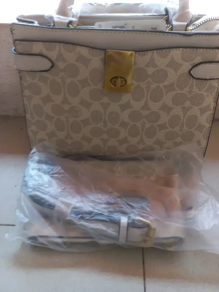 Tas tangan bercorak