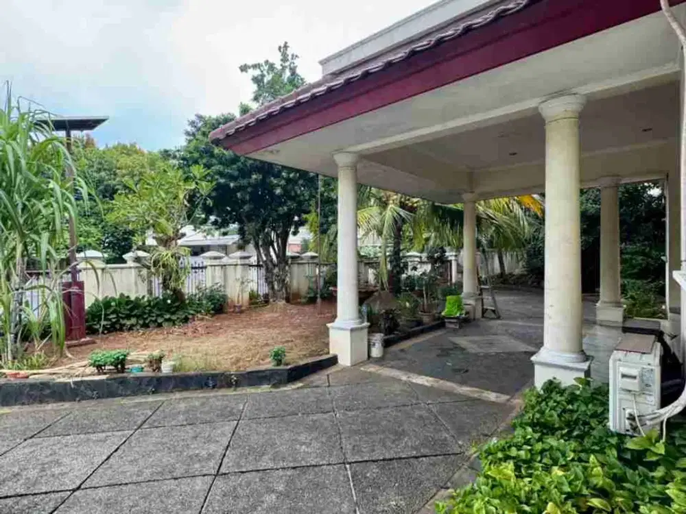 Rumah ada kolam renang tanah Luas 887 m LB 488 taman depan belakang di cilandak jaksel