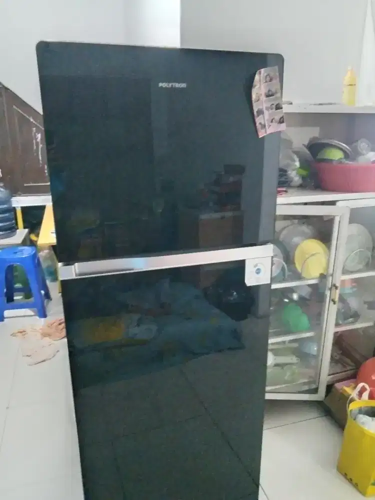 Kulkas Polytron 2 pintu
