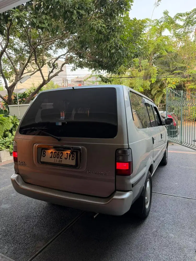 Toyota Kijang Kapsul LGX 2.0 A/T Tahun 2000