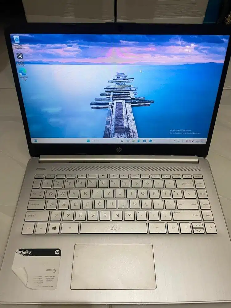 Laptop HP 14 SSD Cepat Mulus – AMD 3020e | Siap Pakai Like New