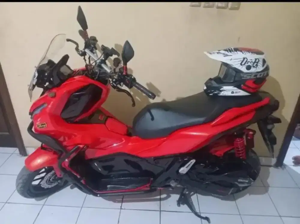 dijual cepat motor adv 2015 tahun 2019.