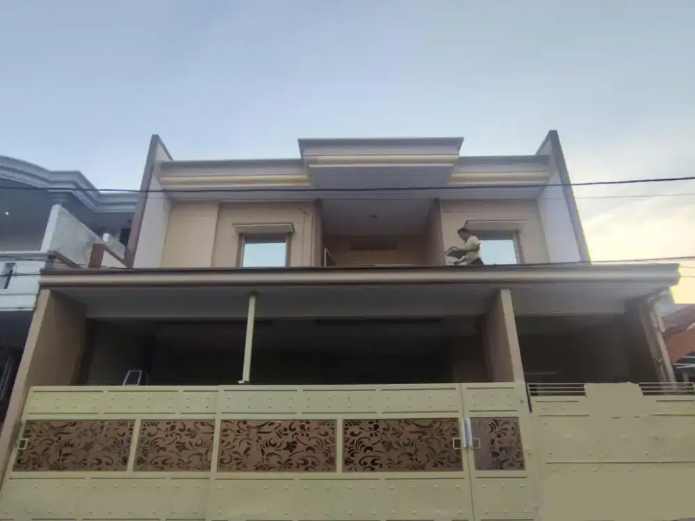 Disewakan Rumah Lux 2 Lantai Klampis Semolo Surabaya
