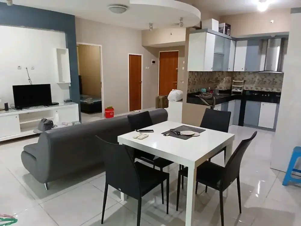 Disewakan Apartemen Puncak Bukit Golf Tower B 3BR LT19 View Golf dan Pool Furnish Dekat Pakuwon Mall Surabaya Barat