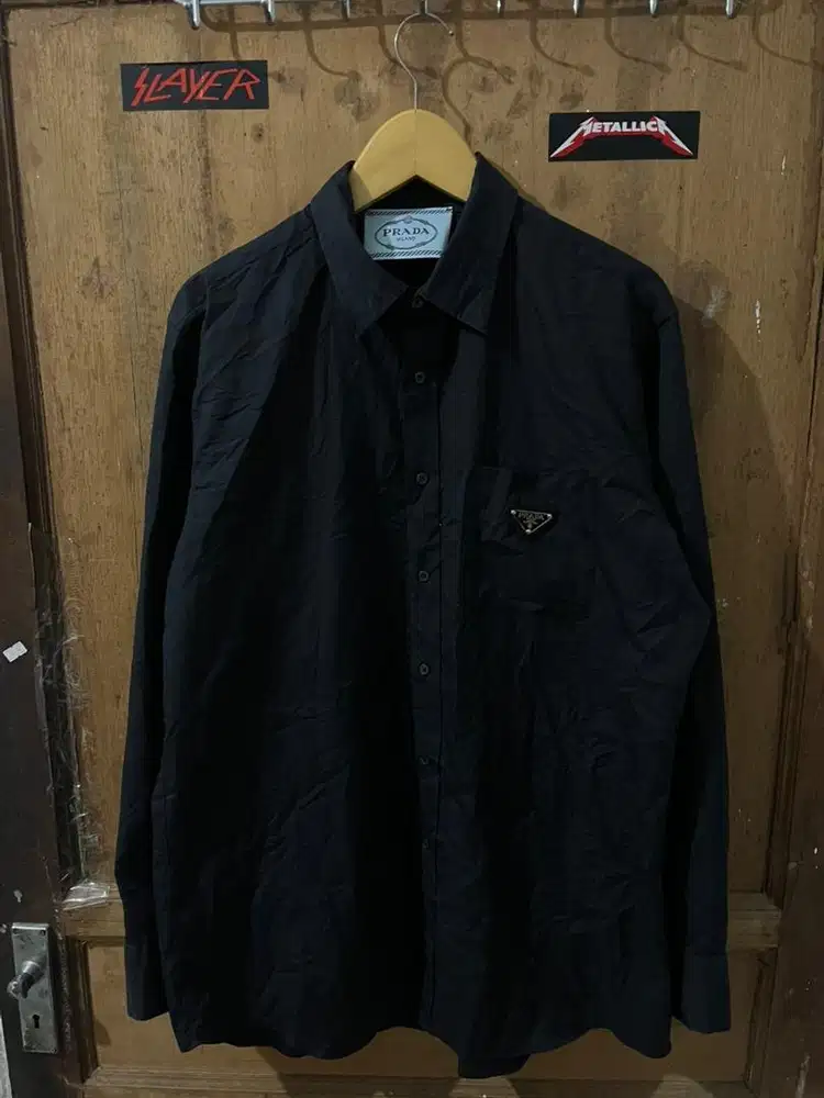 Kemeja prada hitam