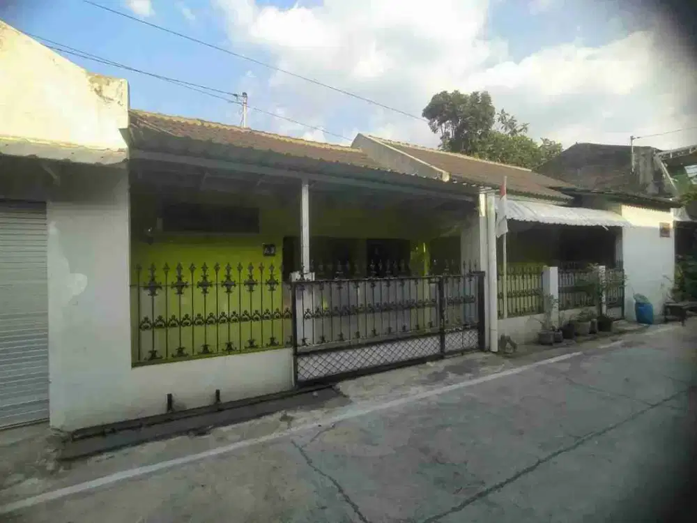 Rumah Lama Sederhana Dekat Kampus Akfis Dan Gate In/Exit Tol
