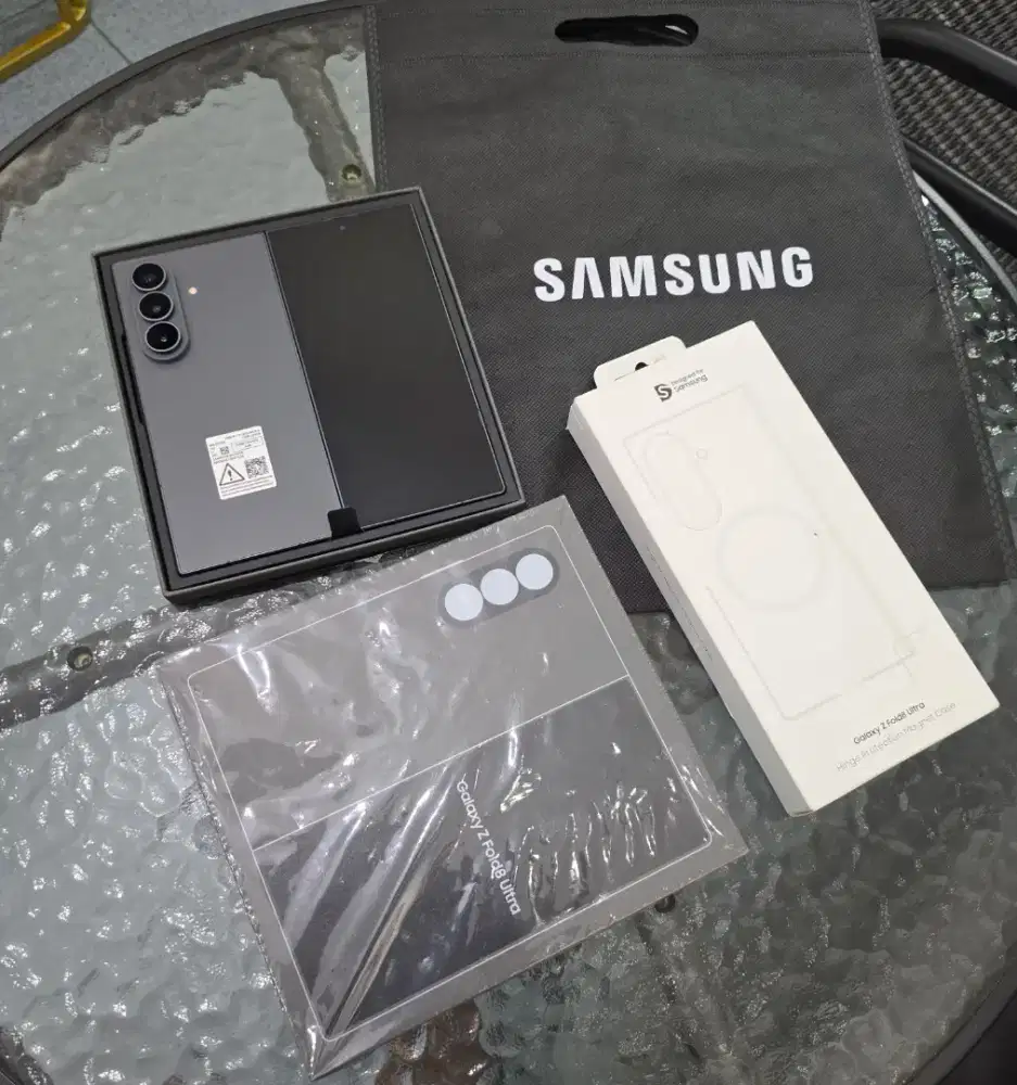 Samsung Z fold8 ultra 12/256GB baru pake 3hari garansi resmi