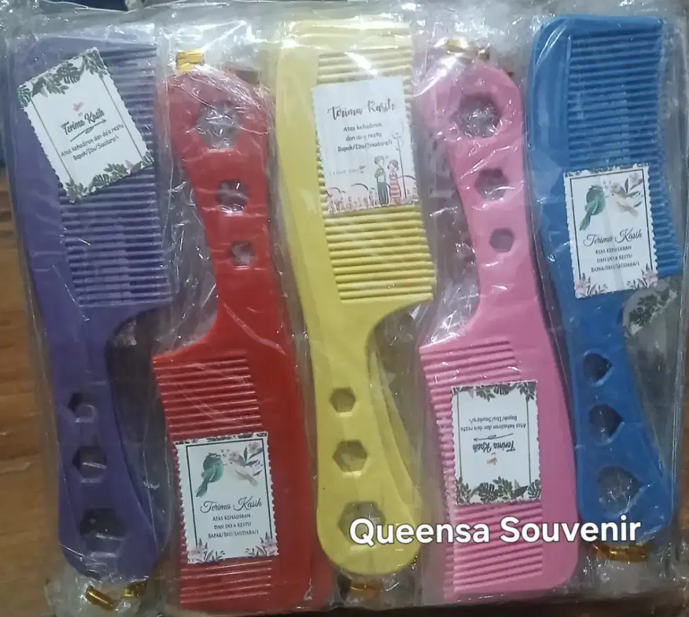 SOUVENIR SISIR PLASTIK