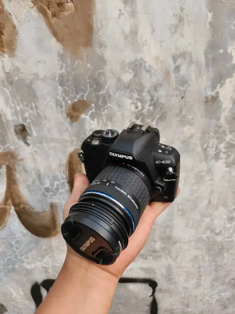 Kamera DSLR Olympus e420 lensa kit