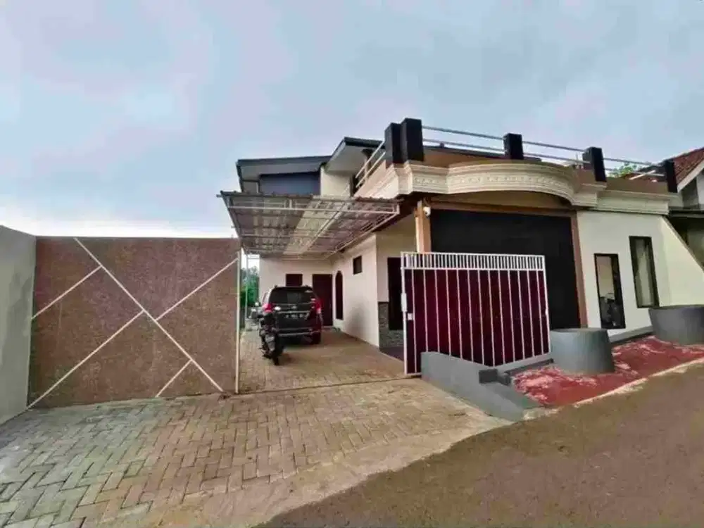 rumah sejuk bagus buat kantor atau villa atau hunian di pinggir jalan daerah dekat paralayang lawang malang