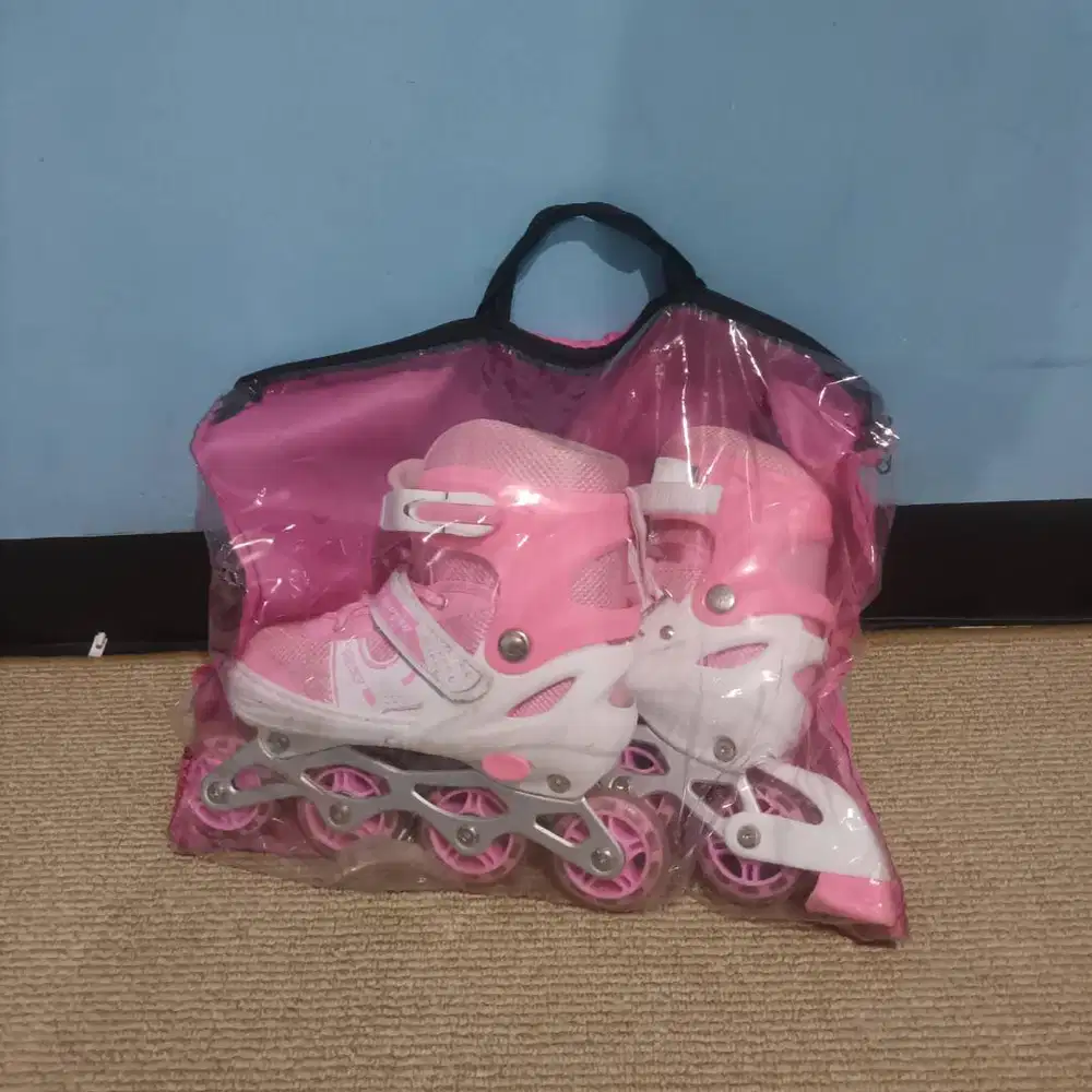 Sepatu Roda in Line Skate Warna Pink