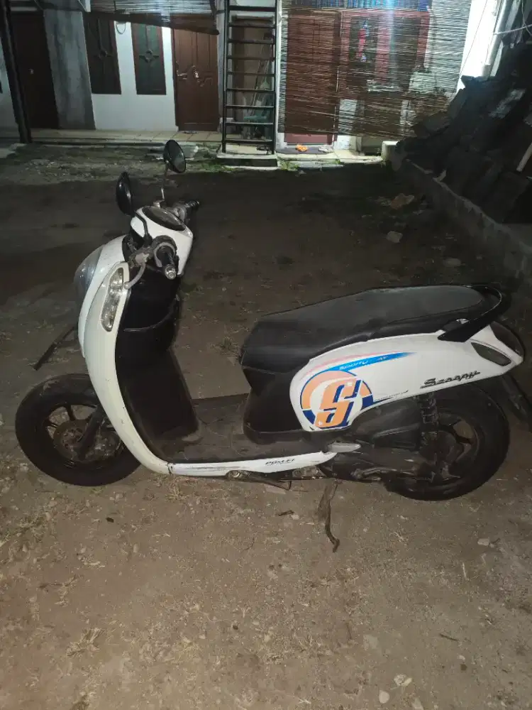 HONDA SCOOPY 2016 PEMAKAIAN EX CEWE
