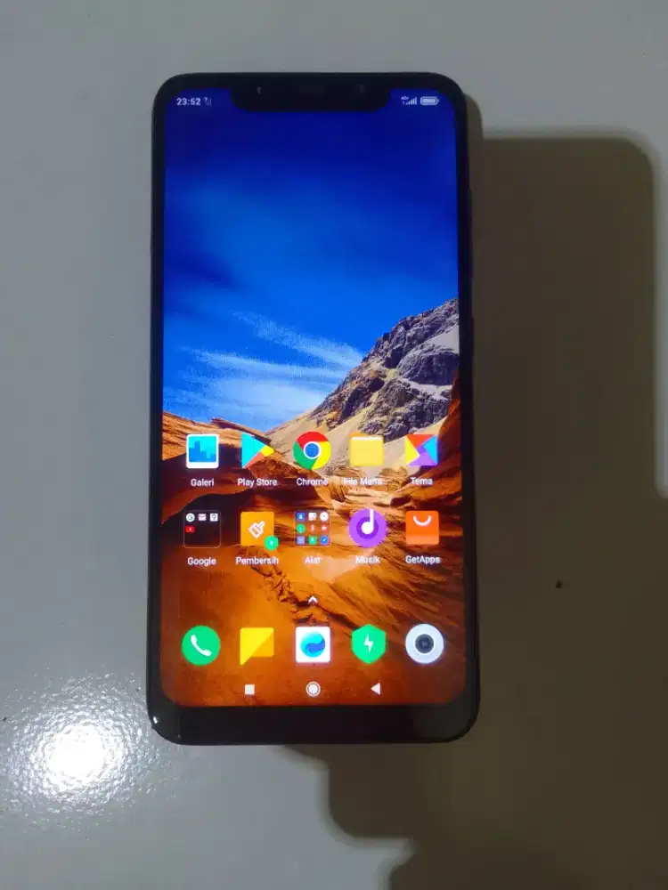 Pocophone f1 4g+ ram 6/128gb