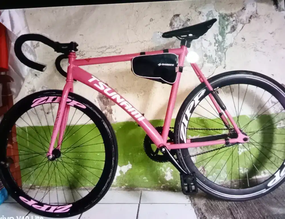 Sepeda fixie tsunami pink