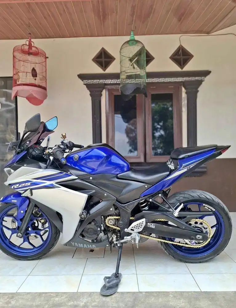 Yamaha R25 2016 Biru