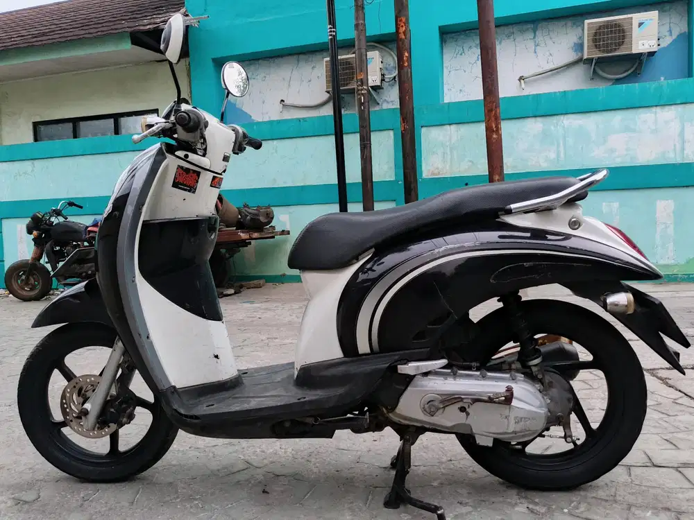 Honda Scoopy 2012 stater tokcer halus mulus terawat