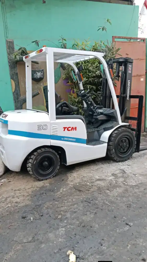 Forklift TCM 3 Ton,Manual,Tiang 3 Meter,Mesin Isuzu C240,Tahun 2020