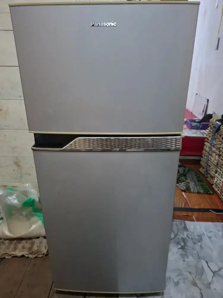 Kulkas merk Sharp 2 pintu