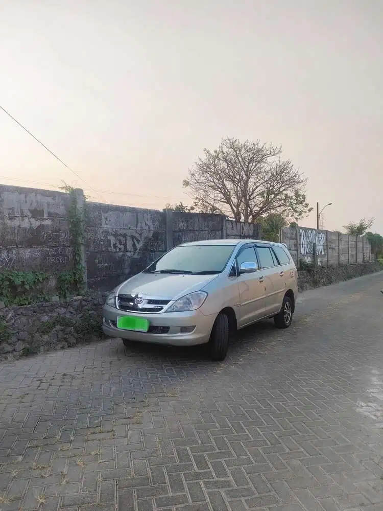 Toyota Kijang Innova 2005 2.0 V.Bensin