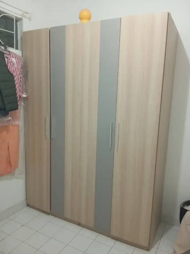 Lemari pakaian informa 4 pintu