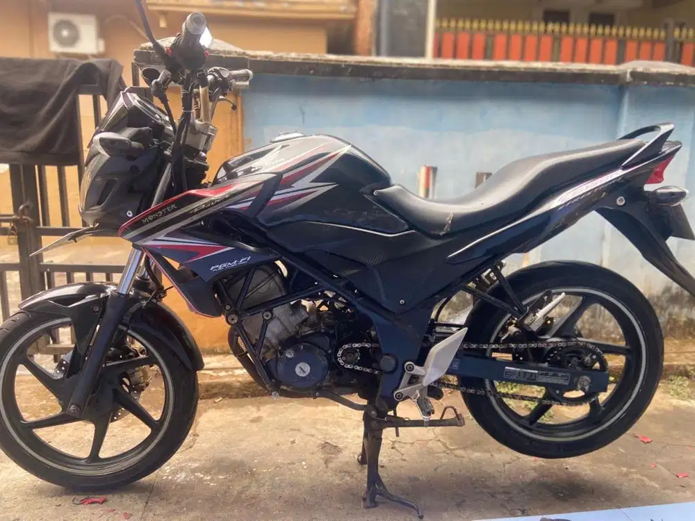 CB150R STREETFIRE 2013