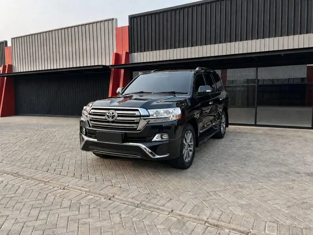 Land Cruiser VXR 4.5 ATPM 2016 facelift