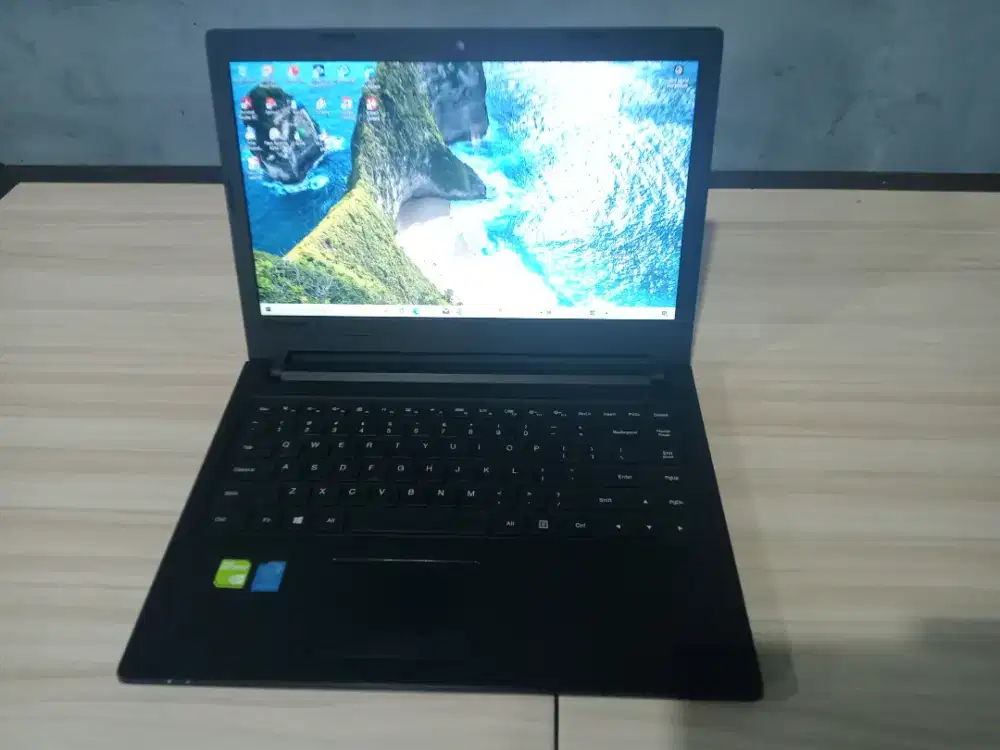 Lenovo 100-14IBD / Core i3 Gen-5 / nVidia 920M / 128Gb / 4Gb / 2 Jam