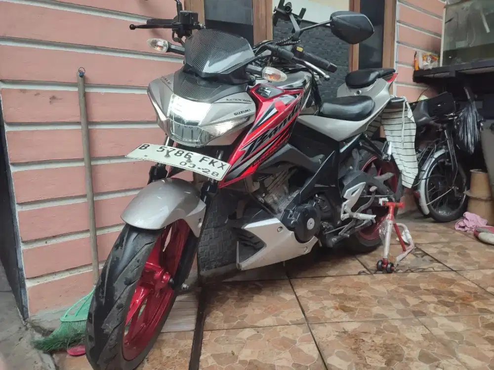 Gsx-s motor simpanan jarang pakai
